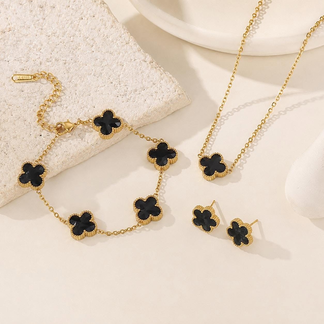 Set Cỏ Bốn Lá Thiên Thạch Đen - ảnh 3